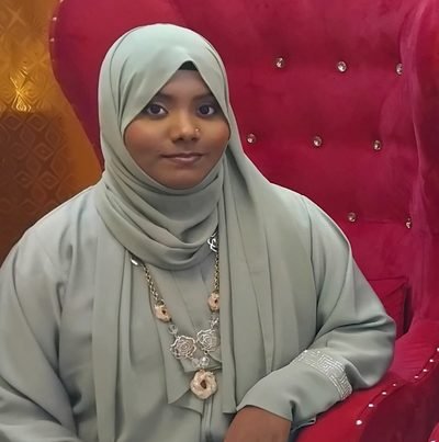 Ustadha Zainab Zifnaas
